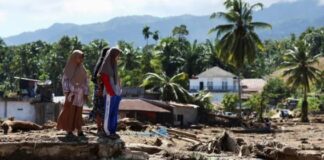 Death toll in Indonesia floods passes 500