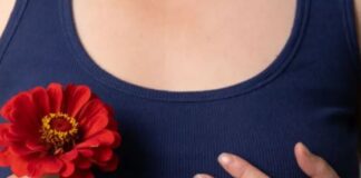 बड़े स्तनों के कारण महिलाओं को क्या दिक्कतें होती हैं?