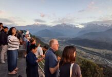 आन्तरिक तथा बाह्य पर्यटकले भरिभराउ पोखरा